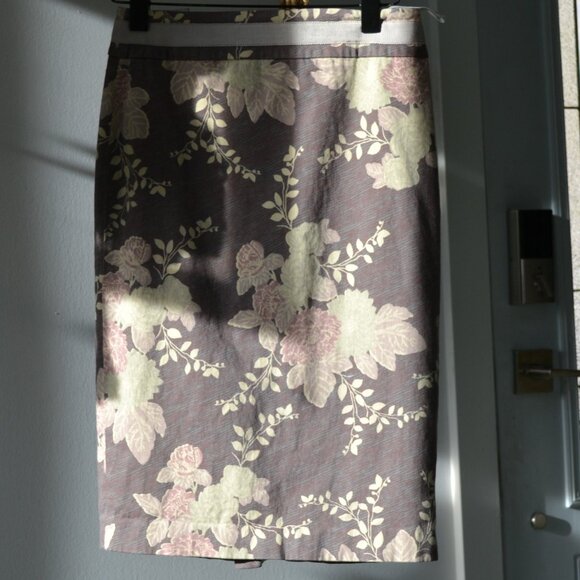 Cotton pencil  skirt size 8 elegant and sleek design - Picture 2 of 7